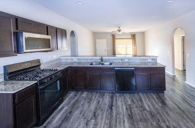 1208 E Richmond Street, Broken Arrow, OK 74012