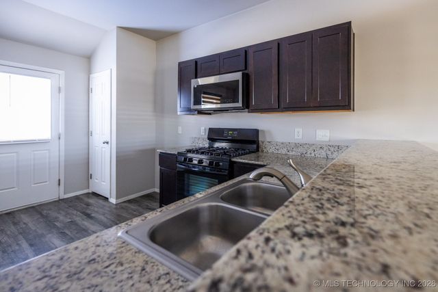 1208 E Richmond Street, Broken Arrow, OK 74012