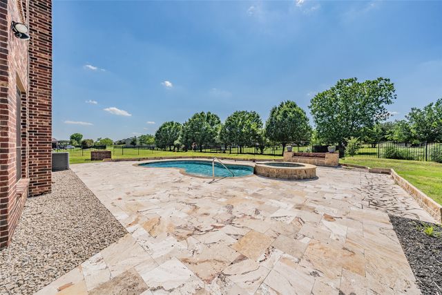 112 Diamond Rose Drive, Burleson, TX 76028