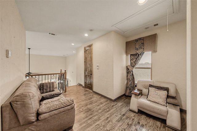 112 Diamond Rose Drive, Burleson, TX 76028