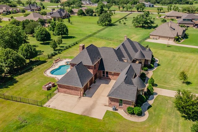 112 Diamond Rose Drive, Burleson, TX 76028
