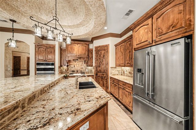 112 Diamond Rose Drive, Burleson, TX 76028