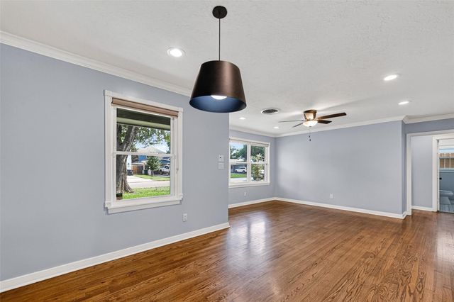 2231 Saxon Drive, Houston, TX 77018