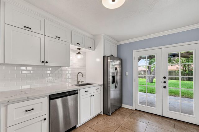 2231 Saxon Drive, Houston, TX 77018