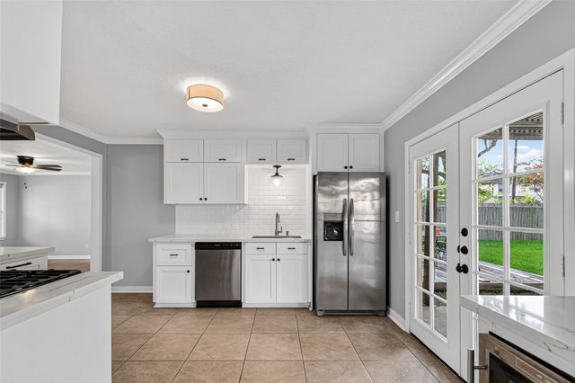 2231 Saxon Drive, Houston, TX 77018