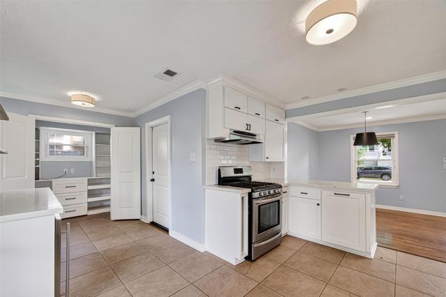 2231 Saxon Drive, Houston, TX 77018