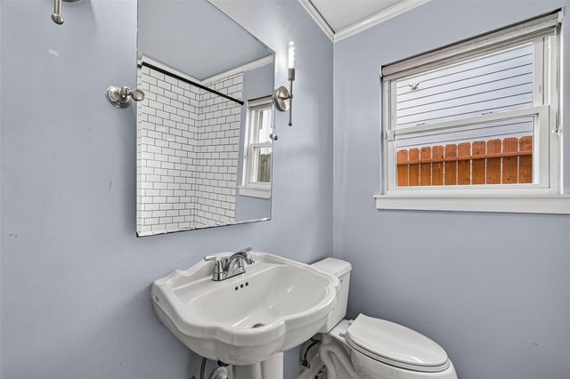 2231 Saxon Drive, Houston, TX 77018