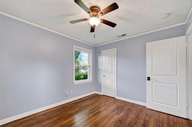 2231 Saxon Drive, Houston, TX 77018