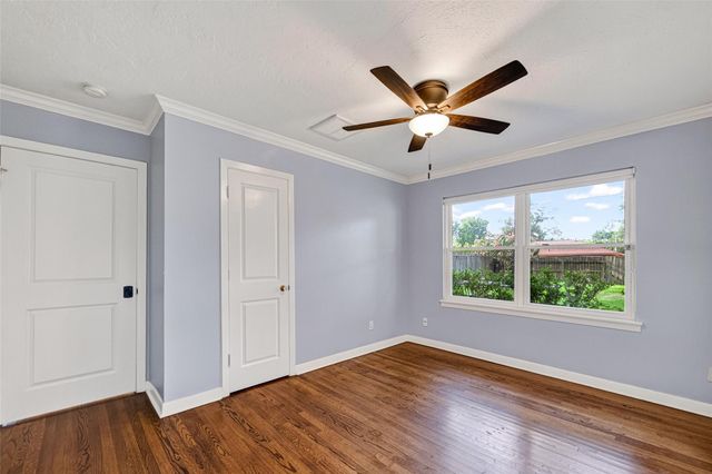 2231 Saxon Drive, Houston, TX 77018