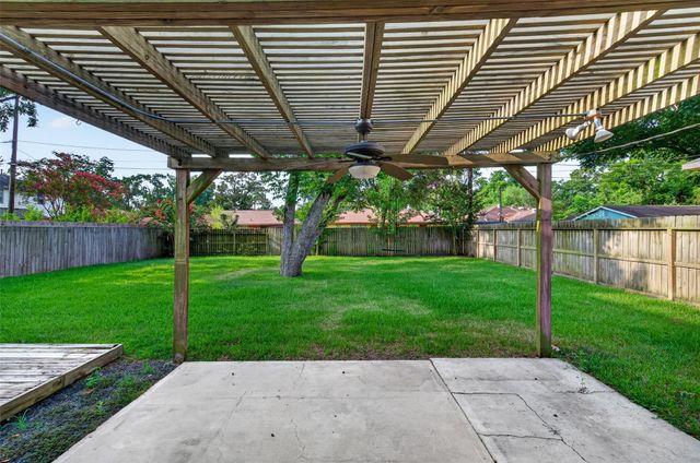 2231 Saxon Drive, Houston, TX 77018