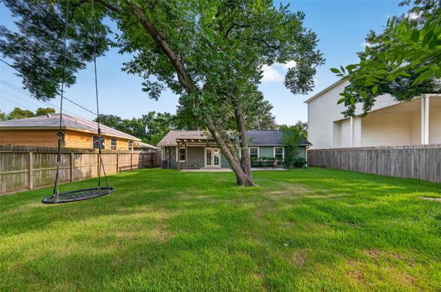 2231 Saxon Drive, Houston, TX 77018