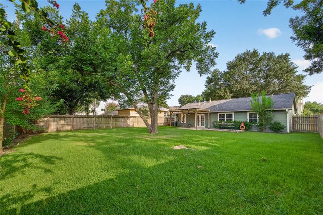2231 Saxon Drive, Houston, TX 77018