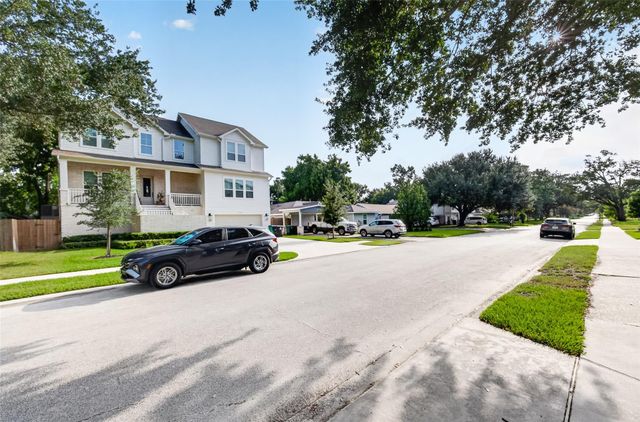 2231 Saxon Drive, Houston, TX 77018