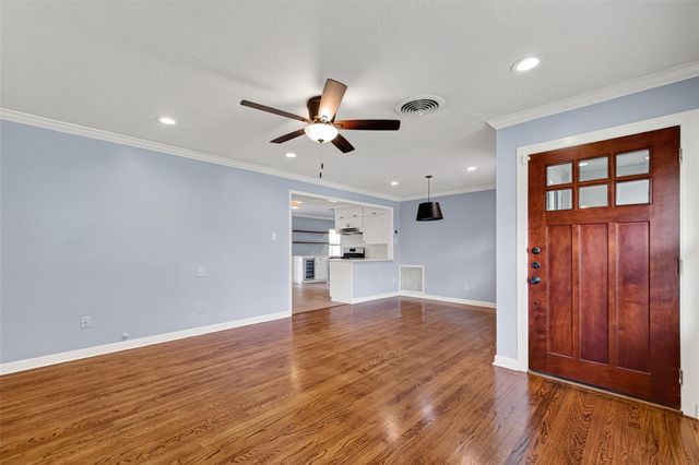 2231 Saxon Drive, Houston, TX 77018