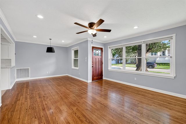 2231 Saxon Drive, Houston, TX 77018