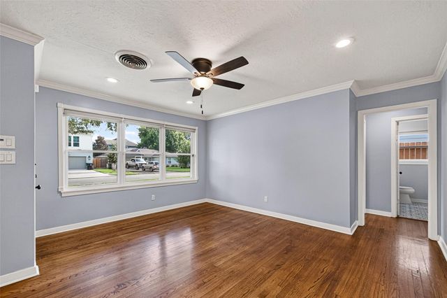 2231 Saxon Drive, Houston, TX 77018