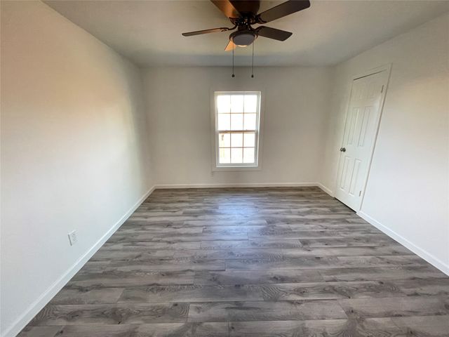 1305 Hobson Avenue, Mckinney, TX 75069