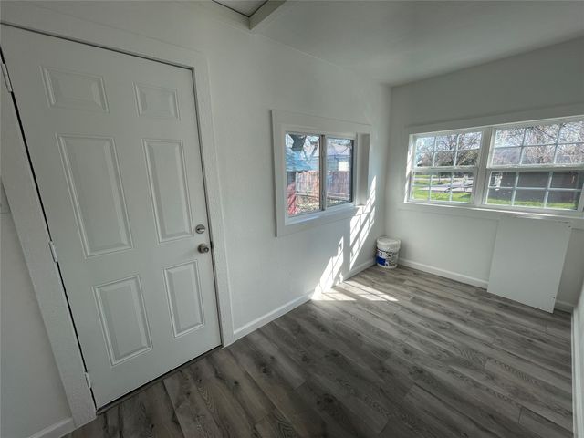 1305 Hobson Avenue, Mckinney, TX 75069