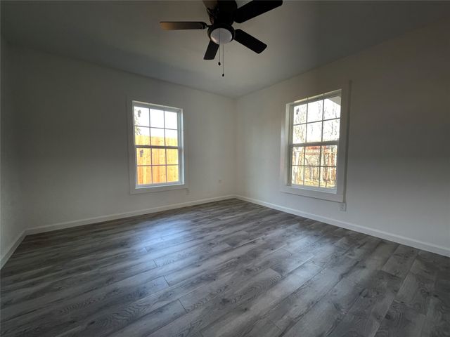 1305 Hobson Avenue, Mckinney, TX 75069
