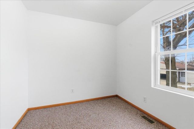 1920 Locke Avenue, Waterloo, IA 50702