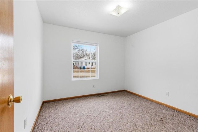 1920 Locke Avenue, Waterloo, IA 50702