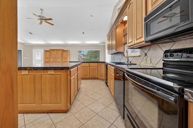 2436 Lakefront Shores Road, Athens, TX 75752