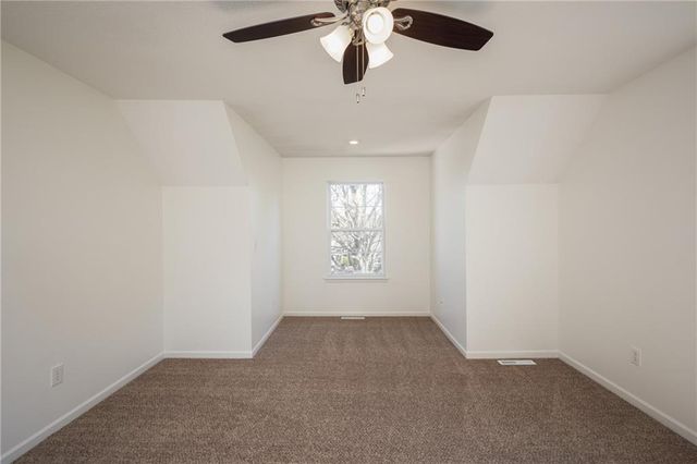 104 NE Stonebridge Court, Blue Springs, MO 64014
