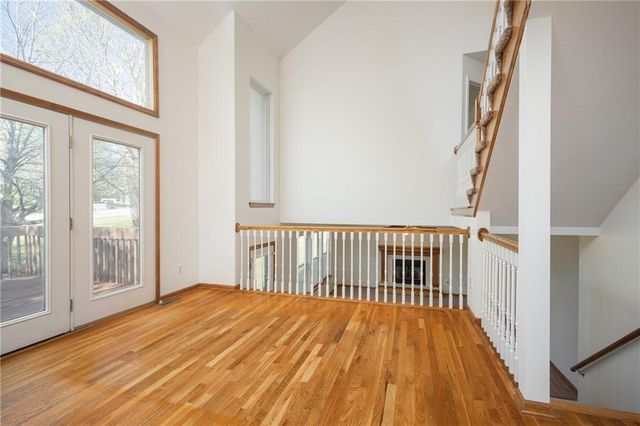 104 NE Stonebridge Court, Blue Springs, MO 64014