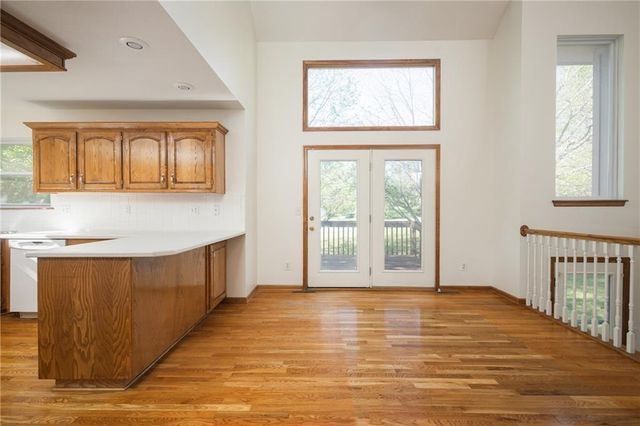 104 NE Stonebridge Court, Blue Springs, MO 64014