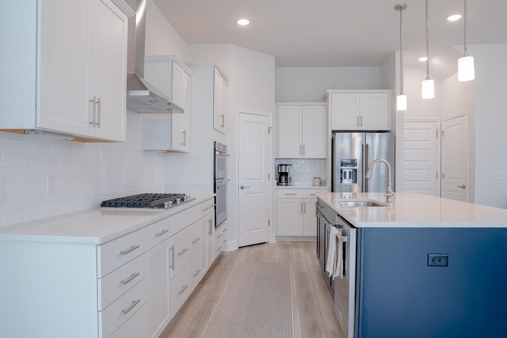 Image 13 of property listing at 4111 Collins Drive, Charleston, SC 29414