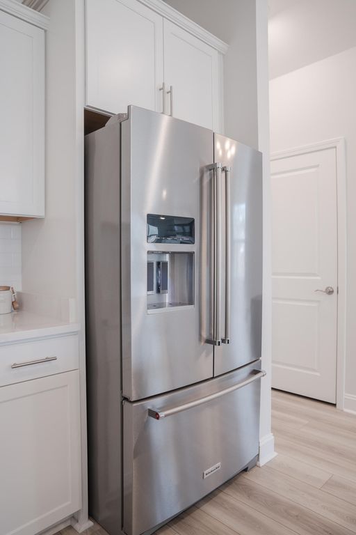 Image 16 of property listing at 4111 Collins Drive, Charleston, SC 29414