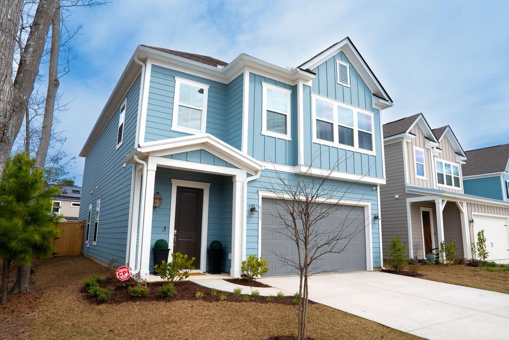 Image 4 of property listing at 4111 Collins Drive, Charleston, SC 29414