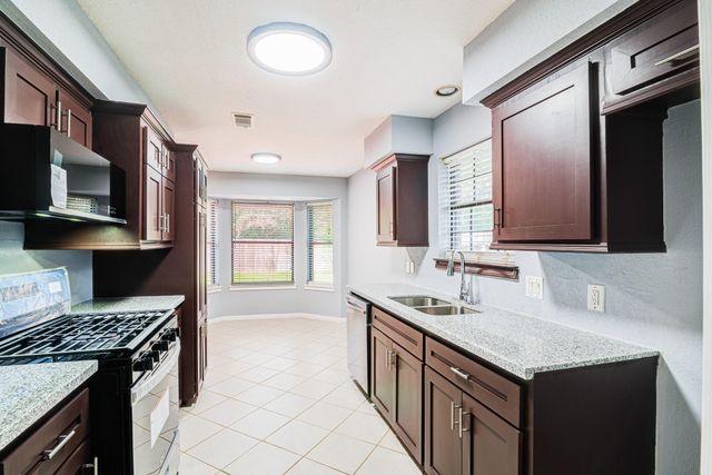 1145 Westglen Drive, Alvin, TX 77511