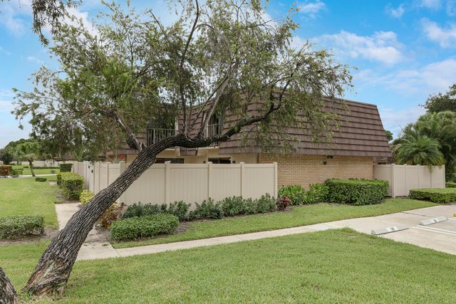 7126 71st Way, West Palm Beach, FL 33407