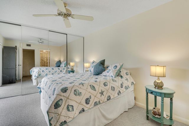 7126 71st Way, West Palm Beach, FL 33407