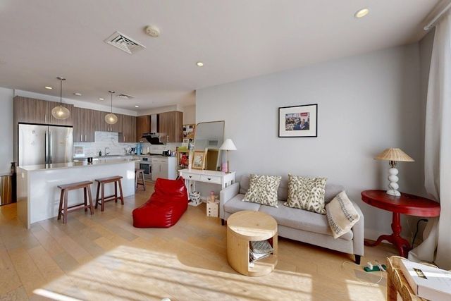 50 Symphony Rd 402, Boston, MA 02115