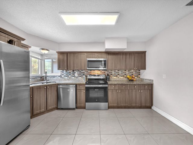 431 SW 29th Avenue, Fort Lauderdale, FL 33312