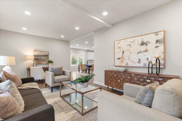 2185 Newark DRIVE, West Bend, WI 53090