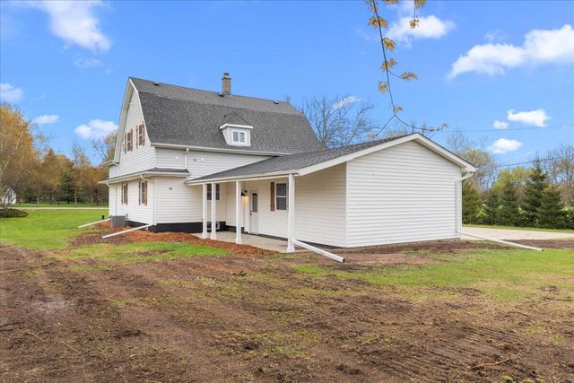 2185 Newark DRIVE, West Bend, WI 53090