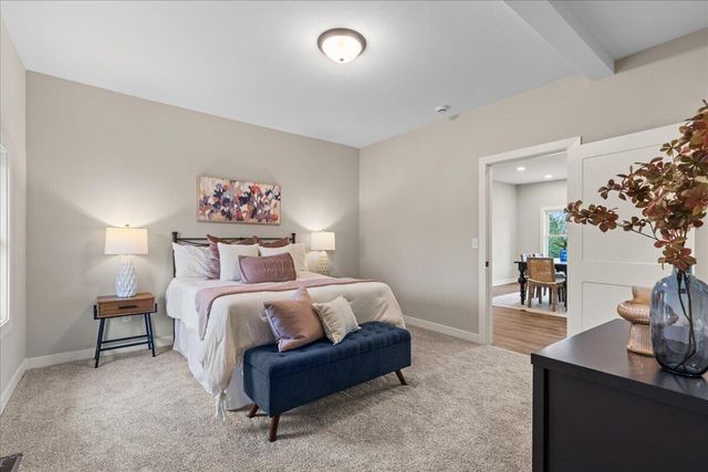2185 Newark DRIVE, West Bend, WI 53090