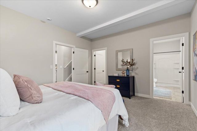 2185 Newark DRIVE, West Bend, WI 53090