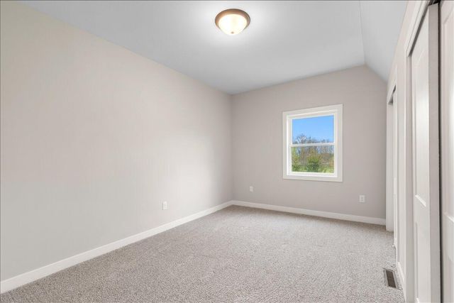 2185 Newark DRIVE, West Bend, WI 53090