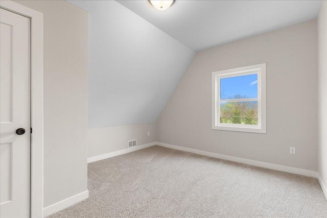 2185 Newark DRIVE, West Bend, WI 53090