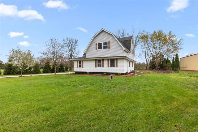 2185 Newark DRIVE, West Bend, WI 53090