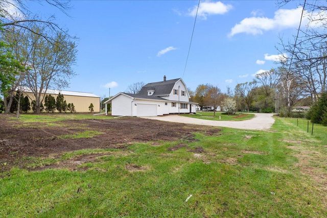 2185 Newark DRIVE, West Bend, WI 53090