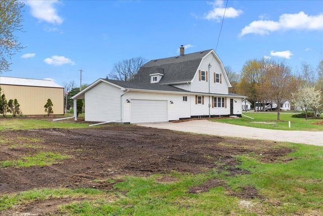 2185 Newark DRIVE, West Bend, WI 53090