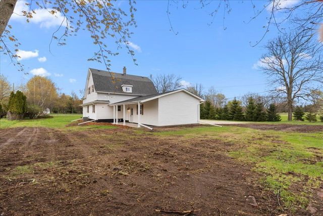 2185 Newark DRIVE, West Bend, WI 53090