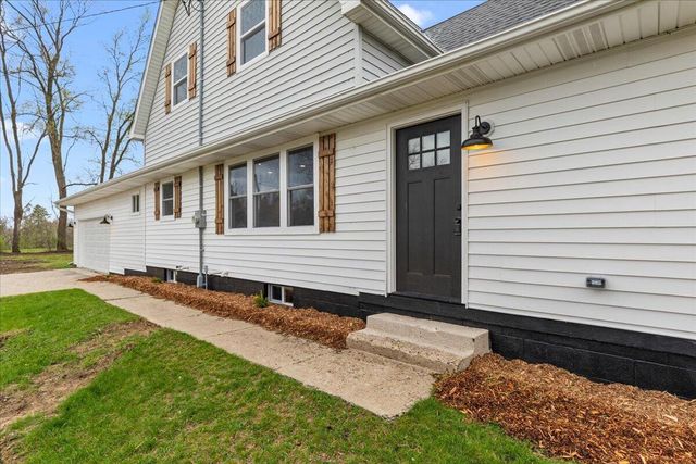 2185 Newark DRIVE, West Bend, WI 53090