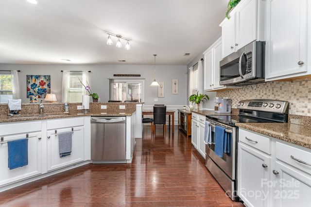 403 Knothole Lane, Charlotte, NC 28214