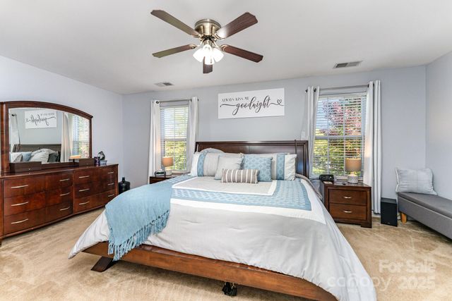 403 Knothole Lane, Charlotte, NC 28214